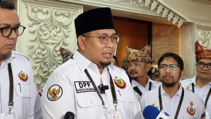 Dukung Anak Muda, Andre Rosiade Kukuhkan Pengurus IKM Era 2025-2030