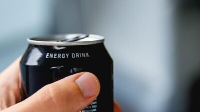 “Minum Energy Drink Saat ‘Push Rank’ Mabar: Kenali Risiko yang Mungkin Jadi Musuh Berat!”