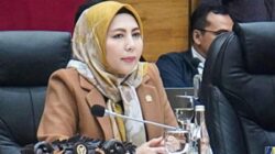 Legislator Minta Tindakan Tegas G教 G教uru NTT yang Putar Video Porno ke Siswa: Skandal Pendidikan!