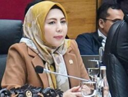 Legislator Minta Tindakan Tegas G教 G教uru NTT yang Putar Video Porno ke Siswa: Skandal Pendidikan!