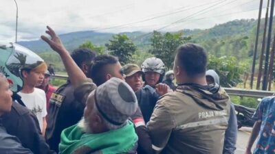 Tragedi Penertiban PKL di Puncak Bogor: 2 Satpol PP Terluka, Keributan Menerjang.