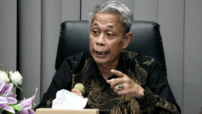 Gelar Pahlawan Soeharto Ditentukan di Istana: Wamensos Berbicara!