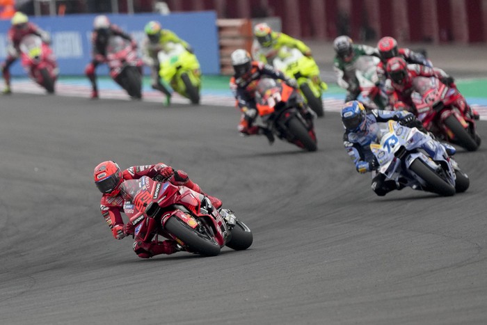 Quartararo Raih Pole Position, Marquez Terpingsa di Kualifikasi MotoGP Inggris