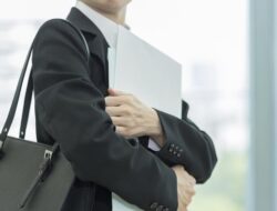 “Pengusaha Wajib Kembalikan Ijazah, Ini Aturannya yang Tidak Boleh Dilanggar!”