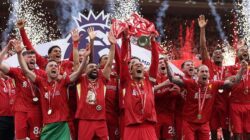 “Liverpool, Setelah 35 Tahun Kehidupan, Angkat Trofi Liga Inggris di Depan Fans yang Menyemarakkan”