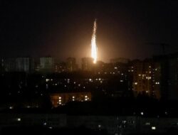 “Makin Panas! Rusia Kirim 355 Drone ke Ukraina dalam Sehari, Serangan Massal yang Mengejutkan!”