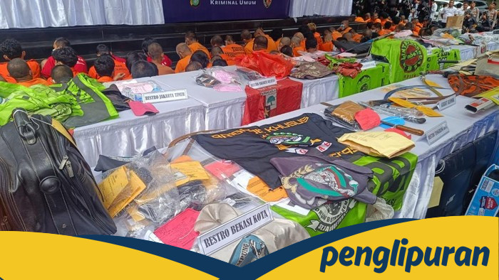 Polda Metro Bersihkan 1.801 Atribut Ormas dalam 14 Hari Operasi Berantas