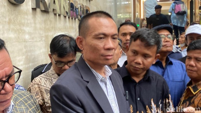 **Rismon Usai Diperiksa: Ijazah Palsu Jokowi dan Metode Ilmiah yang kontroversial**