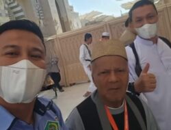 [2. “Kisah Iptu Riko: Menjaga Keamanan di Riau hingga Menjagak Haji di Mekkah”]