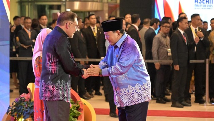 Prabowo Pamer Batik Biru, Perhatian ASEAN Terarah ke Indonesia?