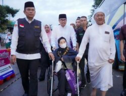 [Pilar Lepas Jamaah Haji 2025, Doa untuk Tangsel di Tangan Wawalkot]
