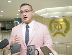 “Kenneth PDIP: Pulau Terlupakan, Zona Wisata atau Konservasi? Menyelamatkan Biodiversi atau Menambah Rekening?”