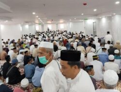 Cegah Kelelahan Jelang Wukuf, Jemaah Diminta Salat Jumat di Hotel [Penjelasan: Judul ini langsung menghadirkan tantangan dan solusi, memberikan gambaran yang jelas tentang pentingnya langkah yang diambil.]
