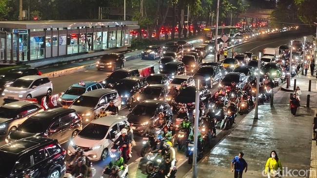 Macet Jakarta Parah? 3 Penjelasan Polisi, Ternyata Bukan karena Macron!
