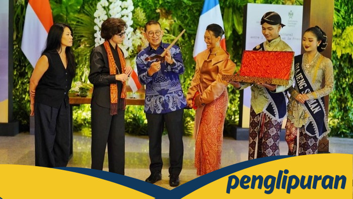Fadli Zon Kenalkan Koleksi Budaya Abad ke-8 Lewat Pameran Borobudur - Alternatif 1