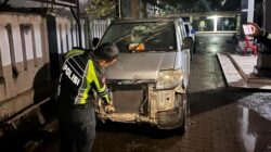 Kecelakaan Mengerikan! Sopir Tak Konsentrasi, Mobil Siaga Desa di Bogor Tabrak Ruko hingga Ringsek