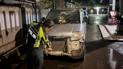 Kecelakaan Mengerikan! Sopir Tak Konsentrasi, Mobil Siaga Desa di Bogor Tabrak Ruko hingga Ringsek