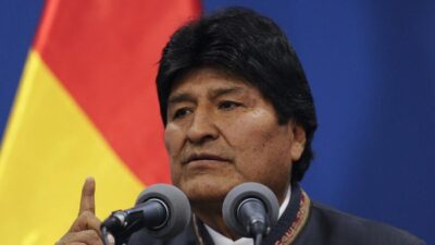 **Morales Dilarang Nyapres Lagi, Pendukungnya Bentrok dengan Polisi Bolivia**