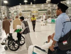 Saat Petugas Haji Jadi Penyambung Asa Jemaah Lansia di Tanah Suci – Update 1