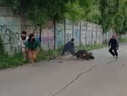 Detik-detik Pemain Tarkam di Depok Kejar Remaja Tawuran hingga Kocar-kacir – Update 2