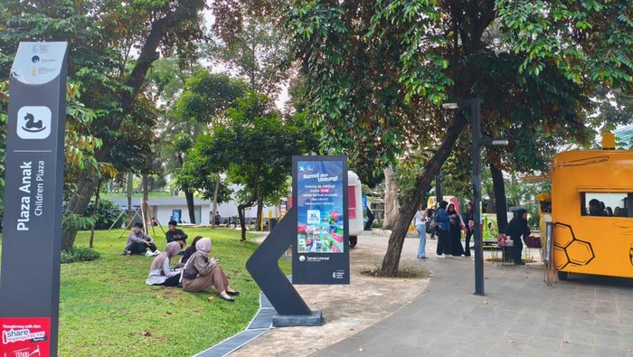 Suara Warga Nikmati Angin Sepoy-sepoy di Taman Literasi: Banyakin Pohon - Update 2
