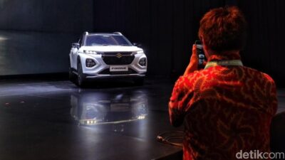 “Pesona Suzuki Fronx: 10 Ribu Konsumen Terpikat, Apa yang Membuatnya Spesial?”