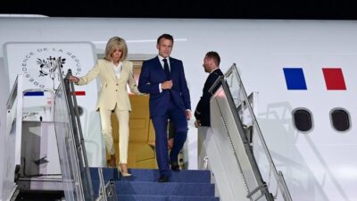 “Tur Asia Tenggara Macron: Dari Insiden Toyor di Vietnam Hingga Kemesraan di RI”