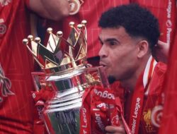 Liverpool Atas, Diaz Manjat Mimpi, Juara Premier League!