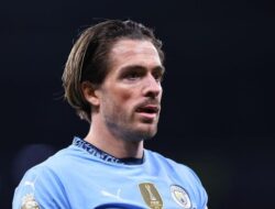 “Dukungan Tifo tentang Enrique dan Xana Bikin Jack Grealish Menangis: Fenomena Unik di Dunia Bola!”