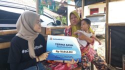 “Sahabat Baik Bantu Bocah Penderita Hernia, Kondisinya Membaik: Dukungan Sosial yang Menyelamatkan Hidup”