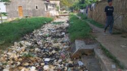 Jorok! Irigasi 1 Km di Serang Ternyata Jadi Tempat Sampah, Siapa yang Bertanggung Jawab?