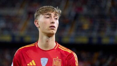 Menantang Tradisi, Huijsen Mimpi Gantikan Ramos di Puncak