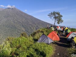 Pendaki Viral Lulu Luvita Diusir, TNGR Siapkan Sanksi untuk Bisnis Open Trip
