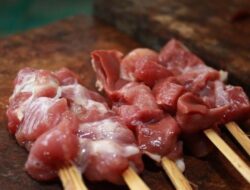 “Makan Daging? Hati-Hati Asam Lambung dan Perut Kembung!”