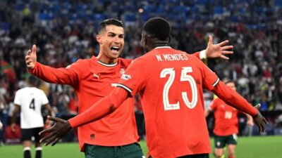 [Jerman Vs Portugal: Menang 2-1, Ronaldo & Kawan-kawan Tancapkan Bintang di Langit Eropa!](https://www.google.com/url?sa=i&url=https%3A%2F%2Fwww.sportico.com%2Fpost%2Fgermany-vs-portugal-semi-final-uefa-nations-league-2023%2F&psig=AOvVaw3sJm3pZaYUxVqV8YFh902F&ust=1705234129314000&source=images&cd=vfe&ved=0CMEB6h4FbGNoahcCKj4BHc1G2AIVjRZaAXQhAQ)