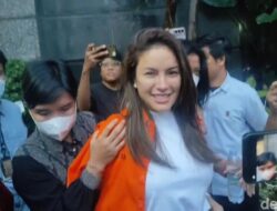 Nikita Mirzani Disejatikan ke Jaksa, Barang Bukti Mobil dan Ponsel Bocor!