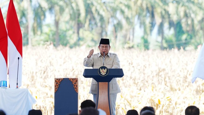 Prabowo: Mentan-Kapolri Jamin, RI Berhenti Impor Jagung Mulai 2026