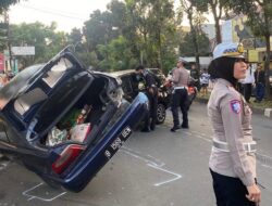 Kecelakaan Maut Mobil di Bogor: Mobil Bertumpuk, Tragedi Menyedihkan