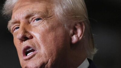 “Batas yang Dibangun Trump: 12 Negara, Termasuk Tetangga Indonesia, Dilarang Masuk AS”