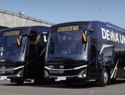 Bus Mewah Dewa United: Adiputro & Mercy di dalamnya!