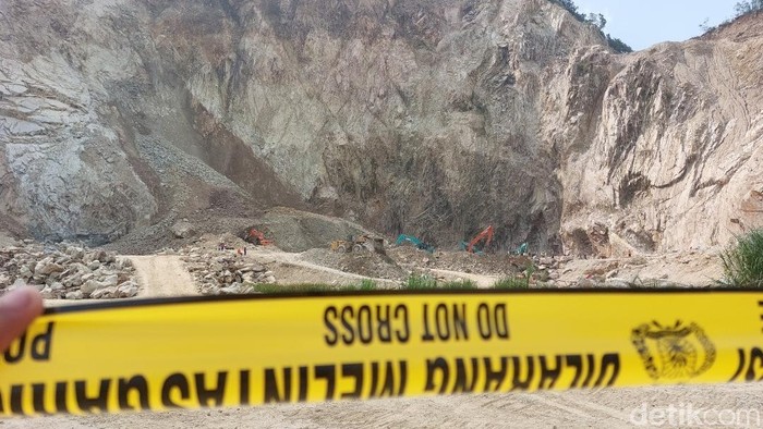 Tragedi Longsor Gunung Kuda Cirebon: Pencarian Korban Dihentikan, Tebing Bergeser Ancam Safety!