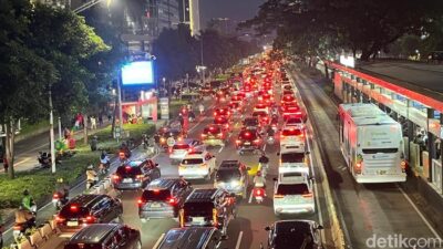“Jalan Sudirman Macet Jelang Laga Timnas Vs China di GBK Malam Ini: Wadah Krisis Logistik atau Momentum untuk Perubahan?”