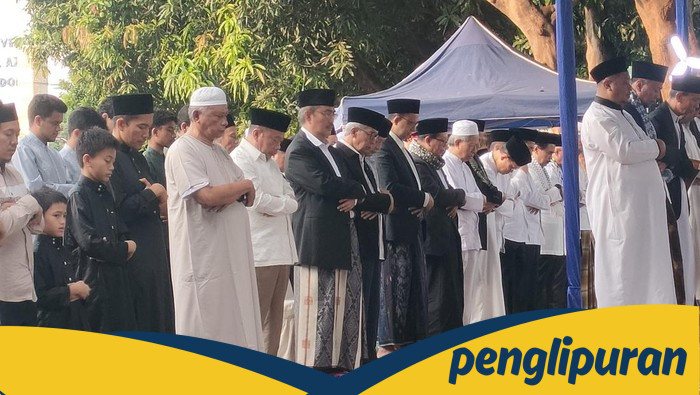 Anies-Jimly Asshiddiqie Tunaikan Salat Idul Adha di Masjid Al Azhar Jaksel, Menandai Solidaritas Pemimpin dalam Kehidupan Beragama