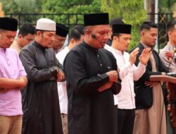 “Momen Tak Terlupakan: Kapolres Eka Ariandy Berkhutbah di Salat Idul Adha Polres Siak”