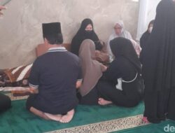 [Ustaz Yahya Waloni Meninggal Dunia Saat Khotbah di Masjid Makassar: Tragedi Menyedihkan di tengah Khotbah]
