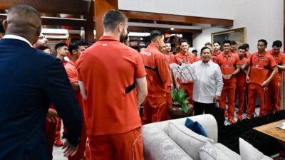 “Presiden Prabowo, Timnas, dan Bonus Misterius: Fakta atau Mitos?”