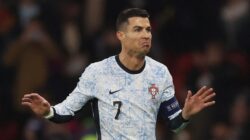 [La Roja Menyulut, Ronaldo Bertahan di Pertandingan Sengit]