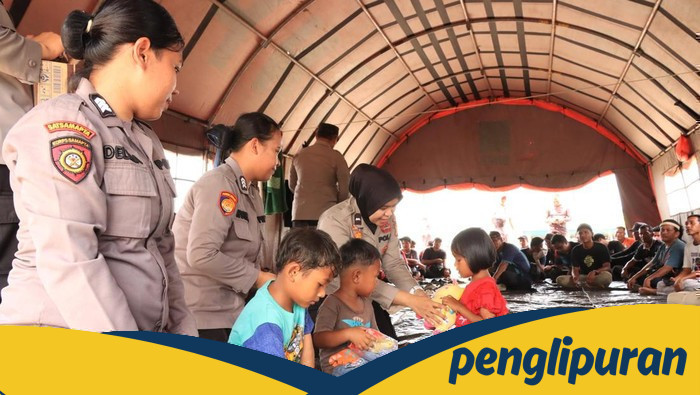 Polwan Polres Siak: Menyelamatkan Pekerja dari Trauma Kericuhan di Tenda Pengungsian