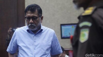 Hakim Menangis, Vonis 16 Tahun untuk Eks Pejabat MA Zarof: Serakah!