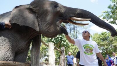 Kapolda Riau Bawa Gerakan Hijau, Kaos Kampanye Ajak Warga Jaga Tesso Nilo